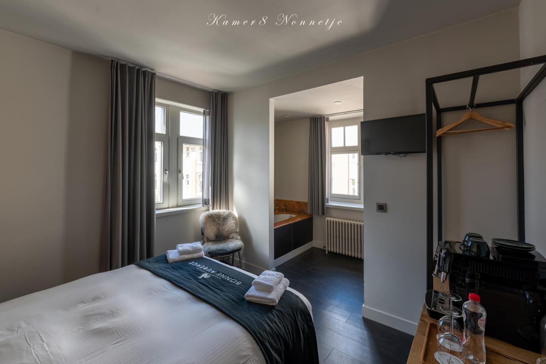 דה האן Hotel Bonne Auberge (Adults Only) מראה חיצוני תמונה