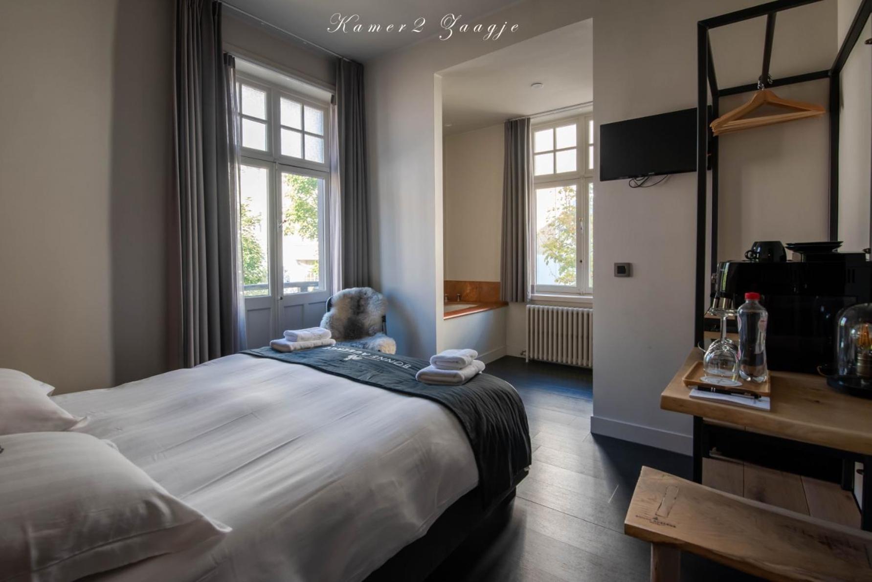 דה האן Hotel Bonne Auberge (Adults Only) מראה חיצוני תמונה